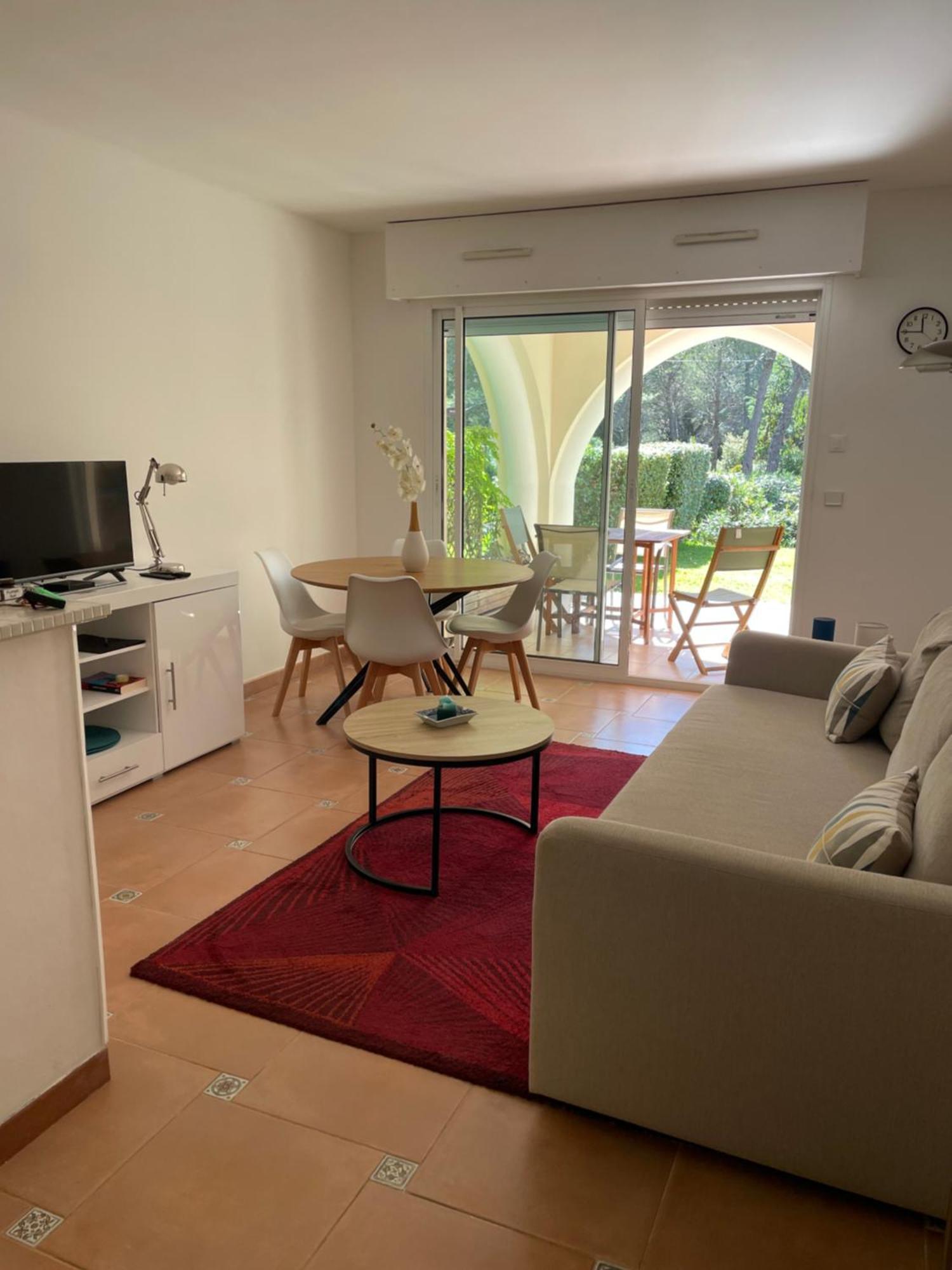 2 Pieces Saint Raphael Renove, Classe 4 Etoiles, 100 M Plages, Piscine, Tennis, Parc, Terrasse, Jardin Privatif Dış mekan fotoğraf